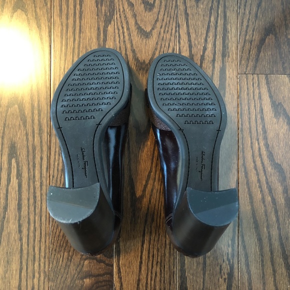 Salvatore Ferragamo brogue style brown pumps - Picture 4 of 7